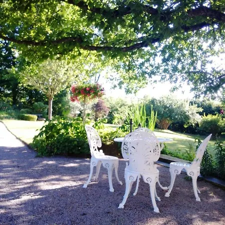 Lumineuse Avec Espaces Communs Et Court De Tennis A - Fr-1-589-713 Bed & Breakfast Aydoilles