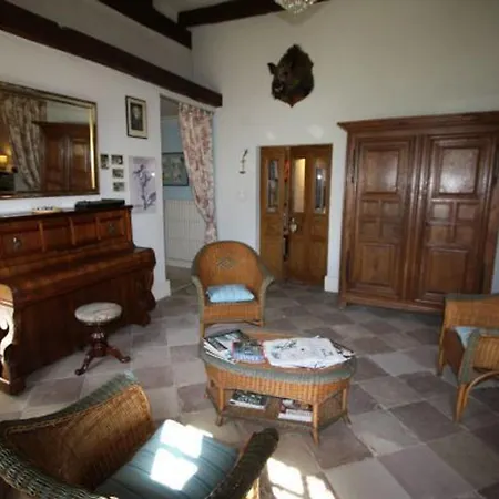 Bed & Breakfast Lumineuse Avec Espaces Communs Et Court De Tennis A - Fr-1-589-713