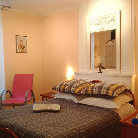 Lumineuse Avec Espaces Communs Et Court De Tennis A - Fr-1-589-713 Bed & Breakfast Aydoilles